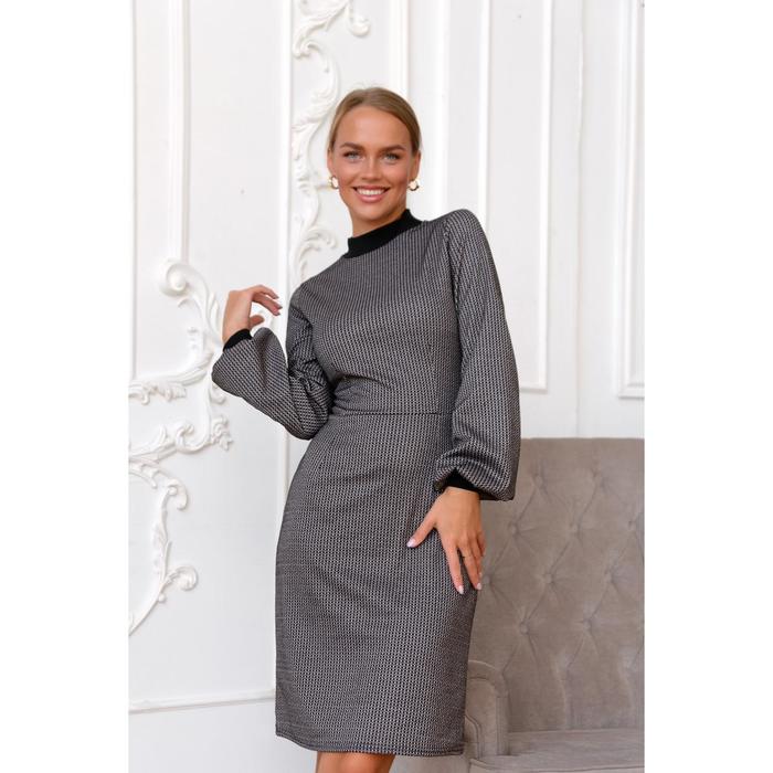 Платье женское, размер 46
Платье женское, размер 46