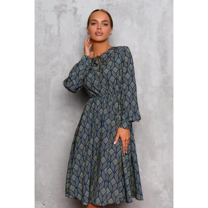 Платье женское, размер 46
Платье женское, размер 46