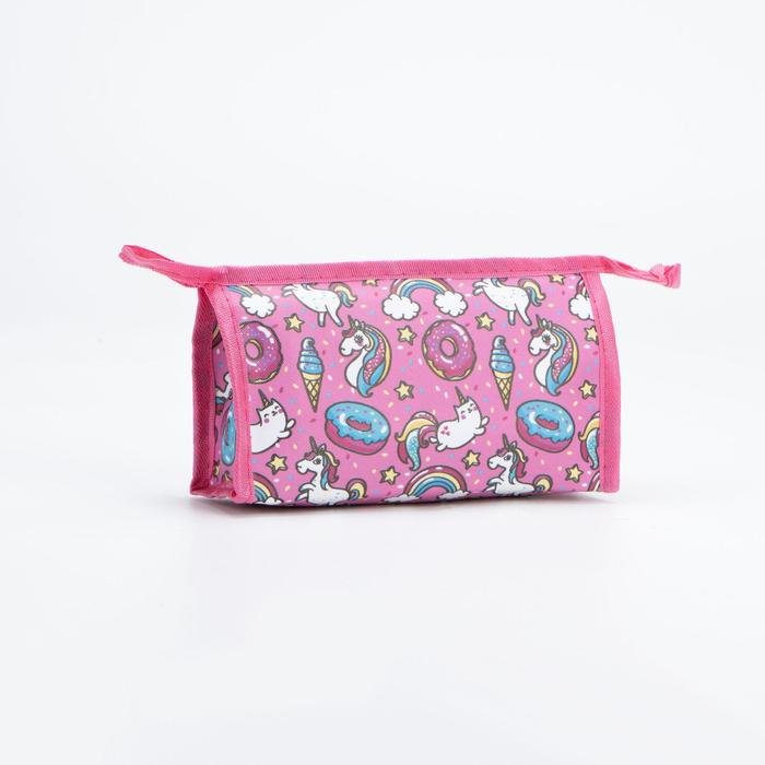 Косметичка на молнии, цвет малиновый
Косметичка на молнии, цвет малиновый