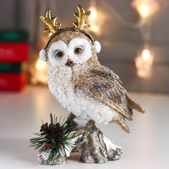 Сувенир полистоун "Филин на еловой ветке, с рожками оленя" 20х9х15 см
Сувенир полистоун "Филин на еловой ветке, с рожками оленя" 20х9х15 см