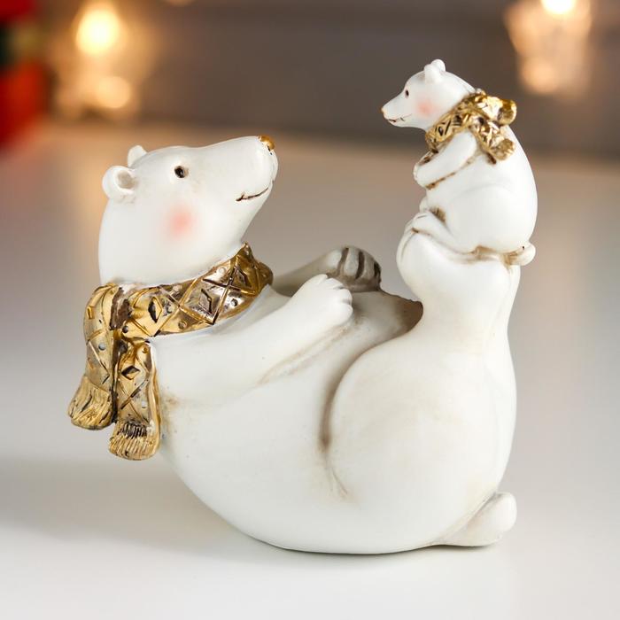 Сувенир полистоун "Белый мишка с медвежонком, в золотых шарфах" 13х7,5х12,5 см
Сувенир полистоун "Белый мишка с медвежонком, в золотых шарфах" 13х7,5х12,5 см