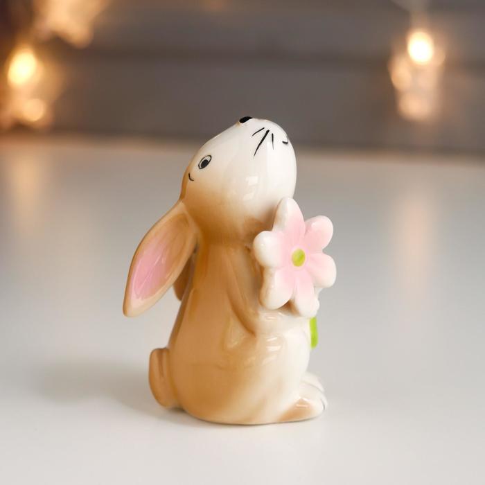 Сувенир керамика "Зайчик с ромашкой" 9,2х5,7х6,2 см
Сувенир керамика "Зайчик с ромашкой" 9,2х5,7х6,2 см