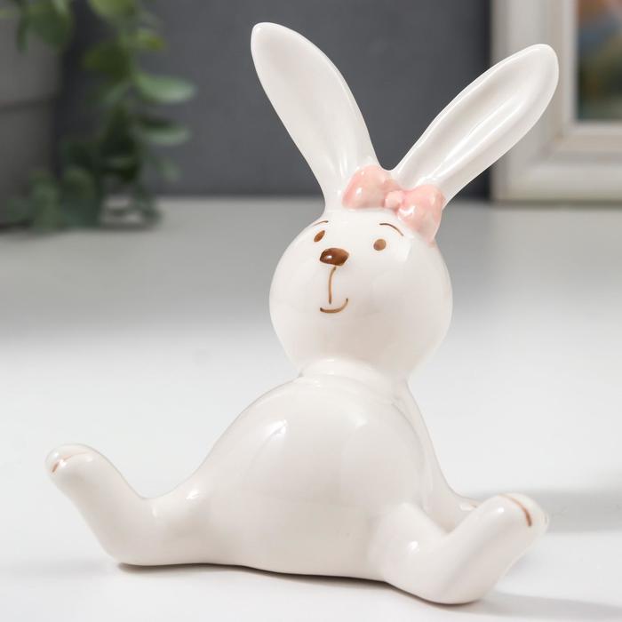 Сувенир керамика "Белая зайка с розовым бантом" 10,5х8,8х9,9 см 
Сувенир керамика "Белая зайка с розовым бантом" 10,5х8,8х9,9 см