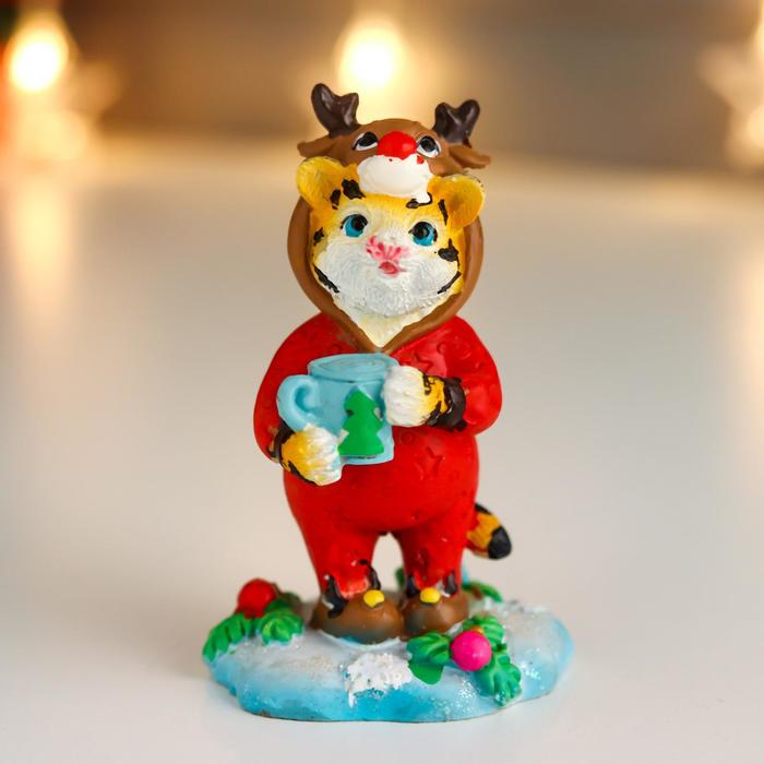 Сувенир "Тигр в костюме оленя" 4,2*9,5*5,5см
Сувенир "Тигр в костюме оленя" 4,2*9,5*5,5см