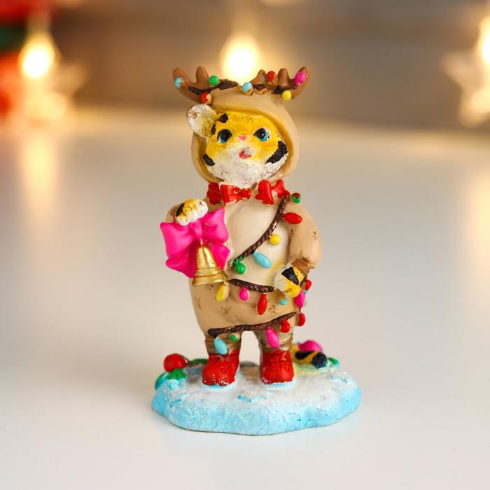 Сувенир "Тигр в костюме лося" 4,4*9*5,5см
Сувенир "Тигр в костюме лося" 4,4*9*5,5см