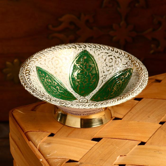 Конфетница латунь "Лейсан" 11х11х4 см
Конфетница латунь "Лейсан" 11х11х4 см