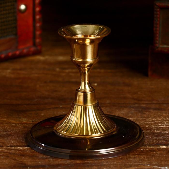 Подсвечник "Таврия" латунь, 9х9х9 см
Подсвечник "Таврия" латунь, 9х9х9 см