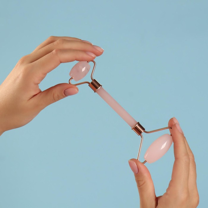 Массажёр для лица и зоны декольте, 15 × 5,5 см, двусторонний, цвет розовый
Массажёр для лица и зоны декольте, 15 × 5,5 см, двусторонний, цвет розовый