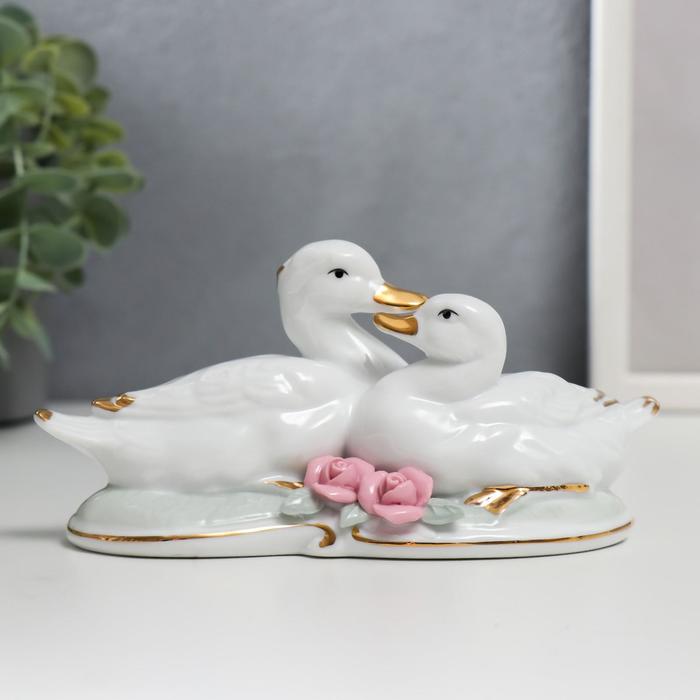 Сувенир керамика "Белые лебеди - нежность" 8 см
Сувенир керамика "Белые лебеди - нежность" 8 см