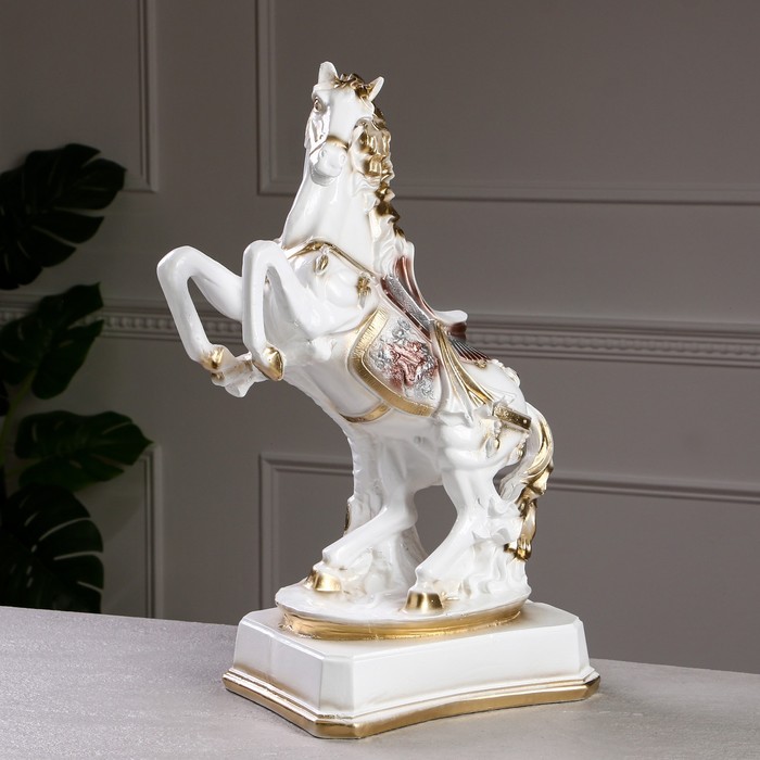 Статуэтка "Конь на дыбах", белая, 36х21х52 см
Статуэтка "Конь на дыбах", белая, 36х21х52 см