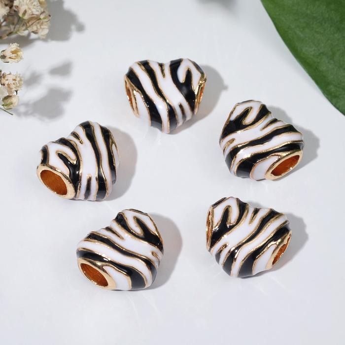 Талисман "Сердце" зебра, цвет чёрно-белый в золоте
Талисман "Сердце" зебра, цвет чёрно-белый в золоте