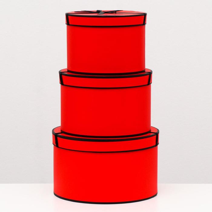 Набор круглых коробок 3 в 1, красный, 25.5 x 15 - 19 x 13.5 см
Набор круглых коробок 3 в 1, красный, 25.5 x 15 - 19 x 13.5 см
