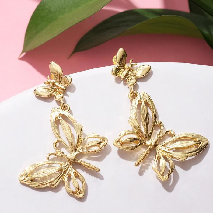 Серьги металл "Бабочки" две летящие, цвет золото
Серьги металл "Бабочки" две летящие, цвет золото