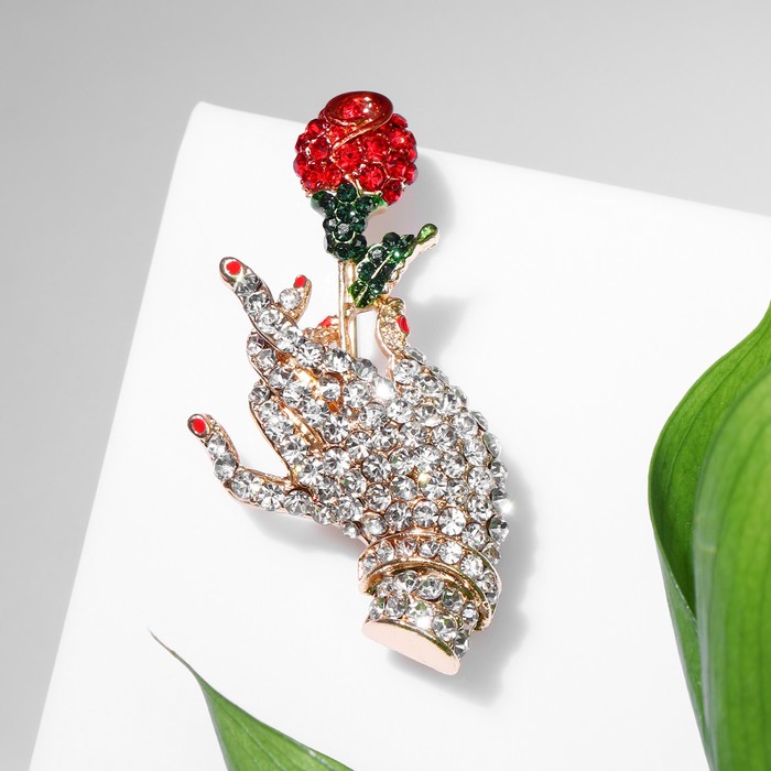 Брошь "Роза" в руке, цветная в золоте
Брошь "Роза" в руке, цветная в золоте