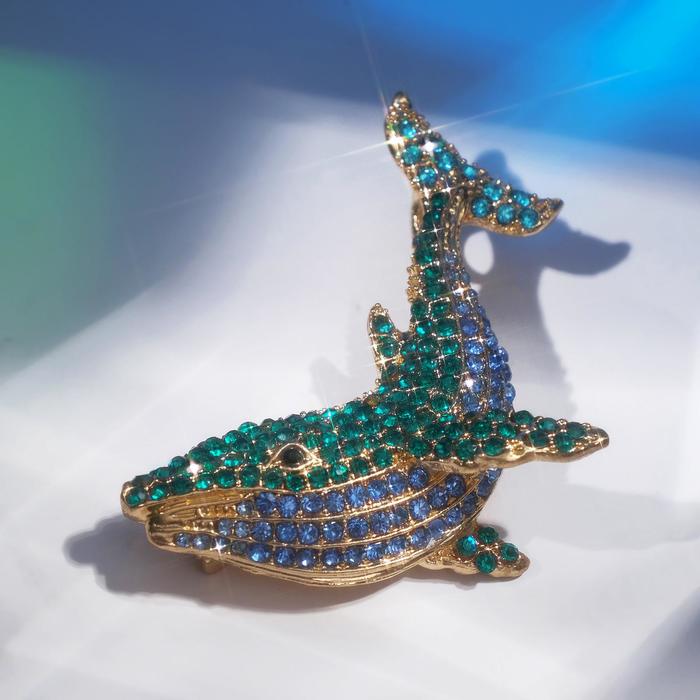 Брошь "Кит", цвет сине-зелёный в золоте
Брошь "Кит", цвет сине-зелёный в золоте