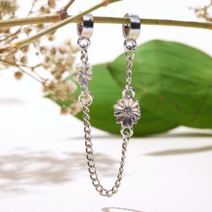 Разделитель "Цветы" маргаритки с цепочками, цвет белый в серебре
Разделитель "Цветы" маргаритки с цепочками, цвет белый в серебре