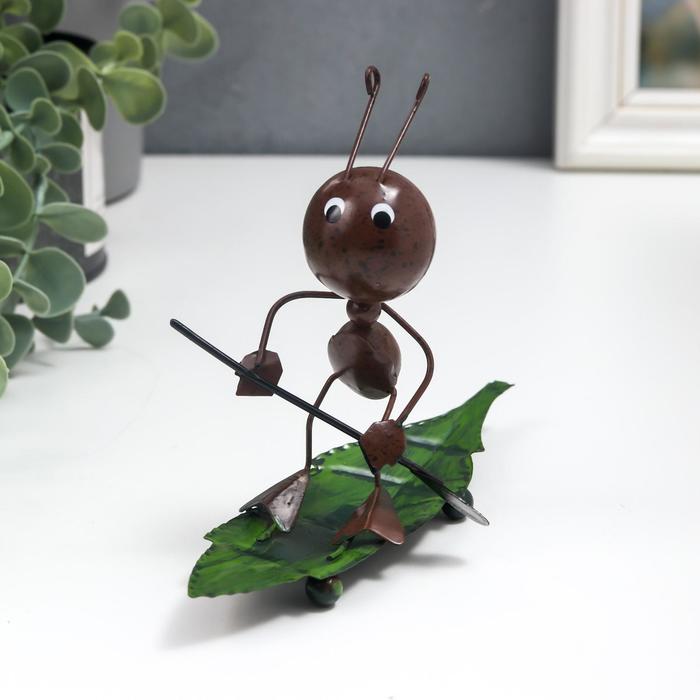 Сувенир металл "Муравей с веслом в лодочке-листе" 15х6х8 см
Сувенир металл "Муравей с веслом в лодочке-листе" 15х6х8 см