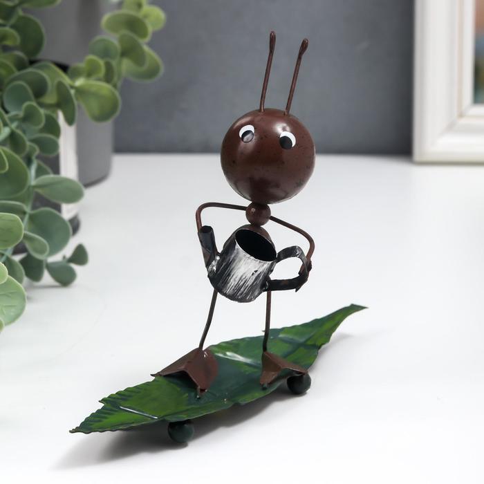Сувенир металл "Муравей с лейкой на листочке" 15х6х8 см
Сувенир металл "Муравей с лейкой на листочке" 15х6х8 см