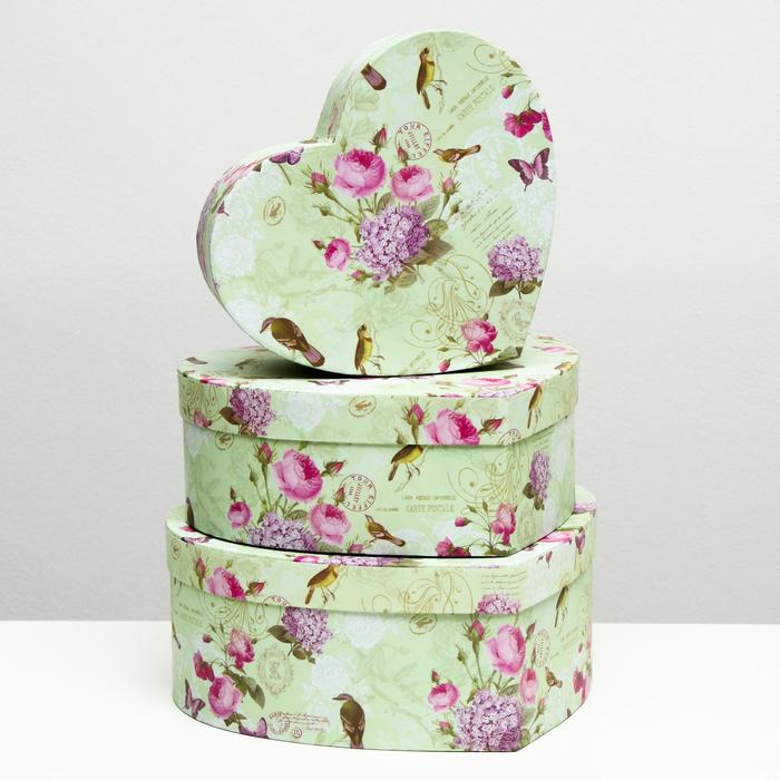 Набор коробок 3 в 1, "Сердца", 24 x 21 x 9.8 - 19 x 16.5 x 6.8 см
Набор коробок 3 в 1, "Сердца", 24 x 21 x 9.8 - 19 x 16.5 x 6.8 см