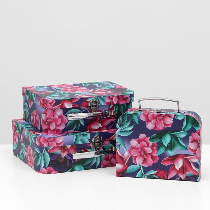 Набор коробок 3 в 1, "Бабушкин сундук", 30.2 x 21.9 x 9.5 - 20.2 x 16 x 8.2 см
Набор коробок 3 в 1, "Бабушкин сундук", 30.2 x 21.9 x 9.5 - 20.2 x 16 x 8.2 см