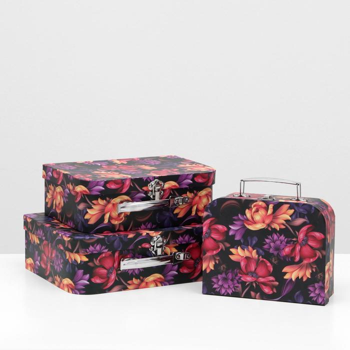 Набор коробок 3 в 1, "Сундук", 30.2 x 21.9 x 9.5 - 20.2 x 16 x 8.2 см
Набор коробок 3 в 1, "Сундук", 30.2 x 21.9 x 9.5 - 20.2 x 16 x 8.2 см