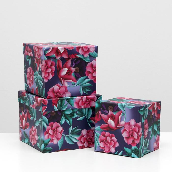 Набор коробок 3 в 1 "Розовые цветы" 20.5 x 20.5 x 16.5 - 15.5 x 15.5 x 14.5 см
Набор коробок 3 в 1 "Розовые цветы" 20.5 x 20.5 x 16.5 - 15.5 x 15.5 x 14.5 см