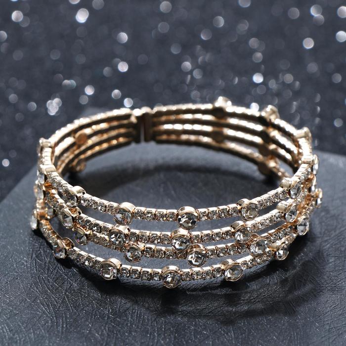 Браслет со стразами "Пружинка" крупные кристаллики, цвет белый в золоте
Браслет со стразами "Пружинка" крупные кристаллики, цвет белый в золоте