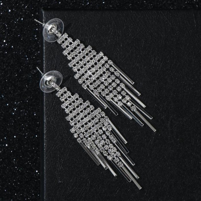 Серьги со стразами "Голливуд" палочки каскад, цвет белый в серебре
Серьги со стразами "Голливуд" палочки каскад, цвет белый в серебре