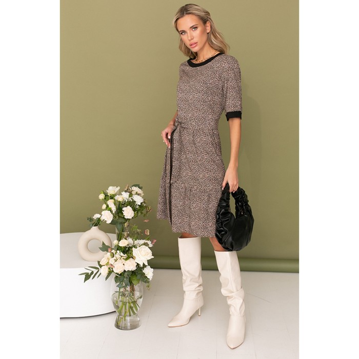 Платье женское, размер 48
Платье женское, размер 48