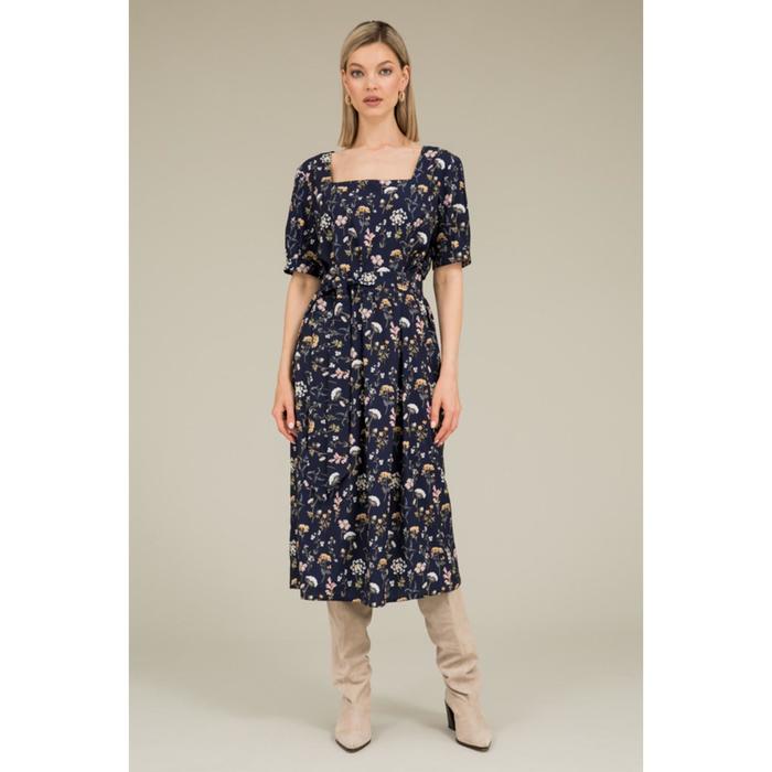 Платье женское, размер 52
Платье женское, размер 52