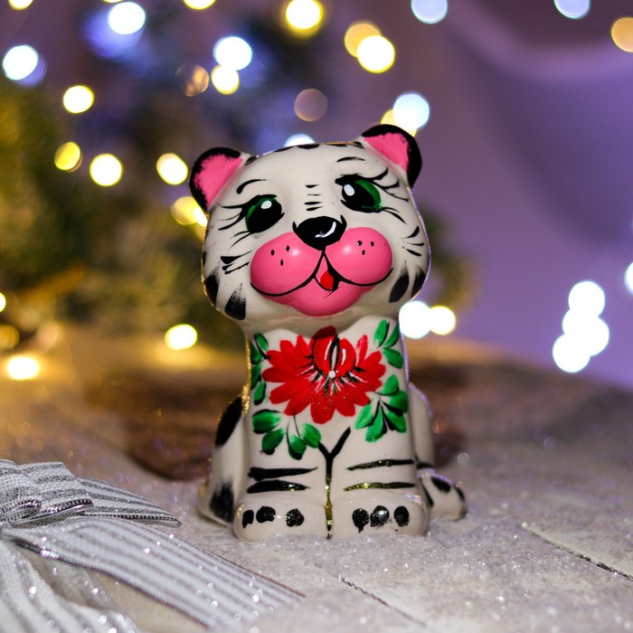 Копилка "Тигр", символ года 2022, белый цвет, глазурь, керамика, 10х12х15см, микс
Копилка "Тигр", символ года 2022, белый цвет, глазурь, керамика, 10х12х15см, микс