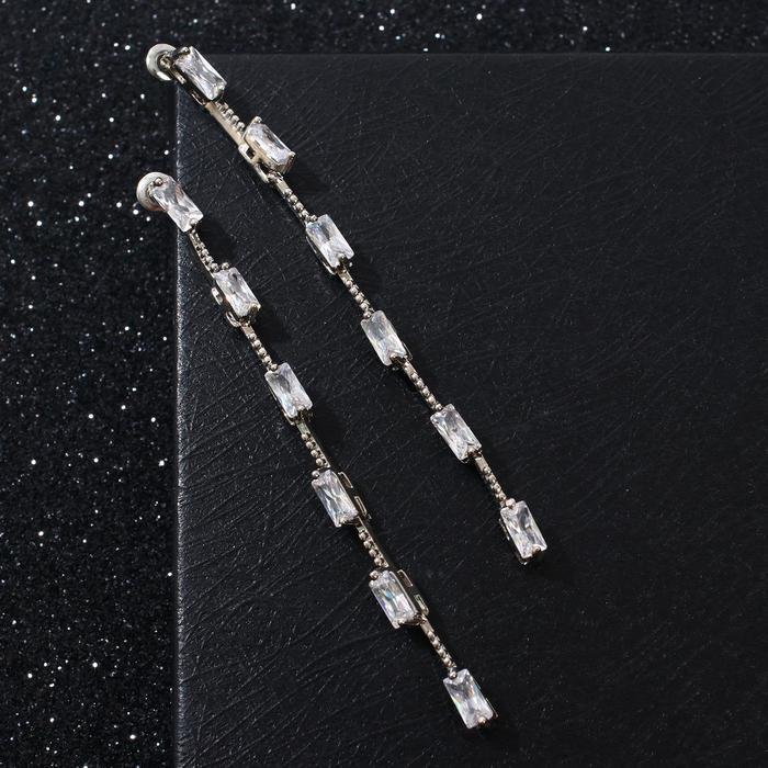 Серьги висячие со стразами "Нить" прямоугольные кристаллы, цвет белый в серебре
Серьги висячие со стразами "Нить" прямоугольные кристаллы, цвет белый в серебре
