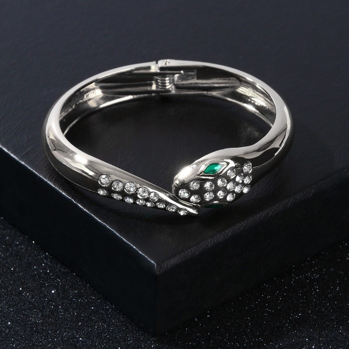 Браслет со стразами "Каркас" змея, цвет бело-изумрудный в серебре