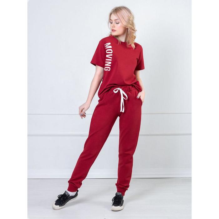 Костюм женский Moving, размер 50
Костюм женский Moving, размер 50