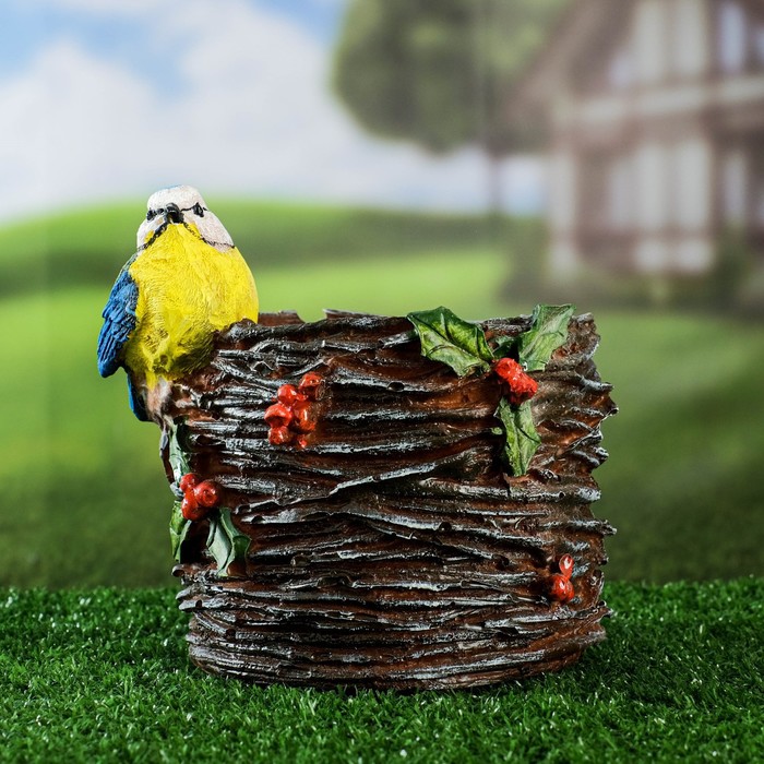 Фигурное кашпо "Плетеное с птичкой" 17х16х15см 
Фигурное кашпо "Плетеное с птичкой" 17х16х15см