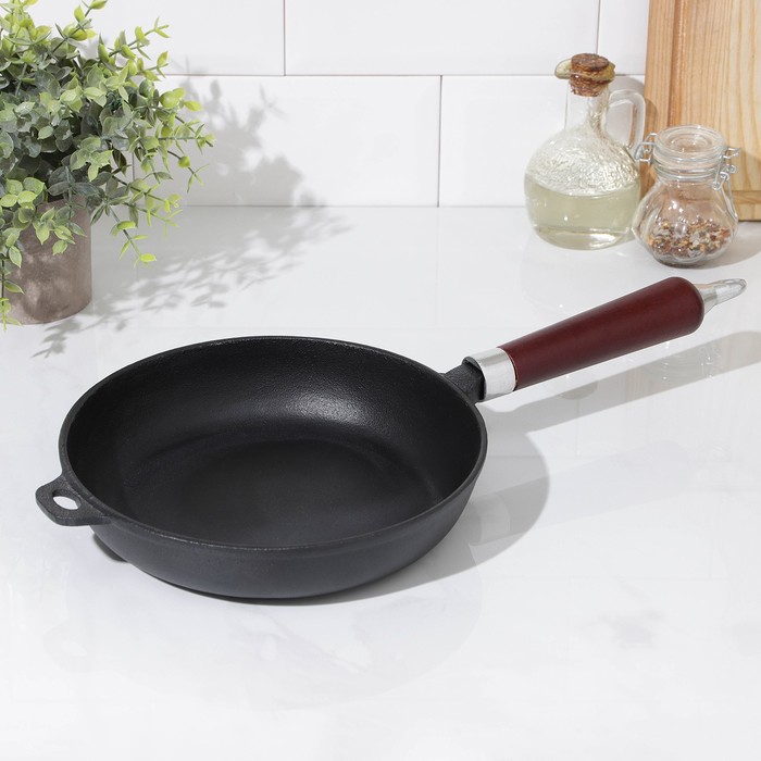 Сковорода чугунная «Классик», d=22, деревянная ручка, цвет чёрный
Сковорода чугунная «Классик», d=22, деревянная ручка, цвет чёрный