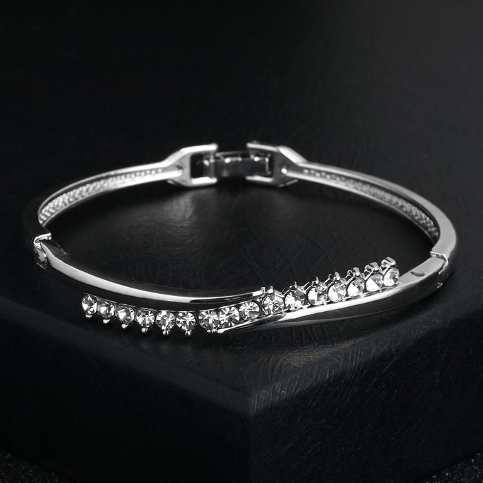 Браслет со стразами "Каркас" линия, цвет белый в серебре
Браслет со стразами "Каркас" линия, цвет белый в серебре
