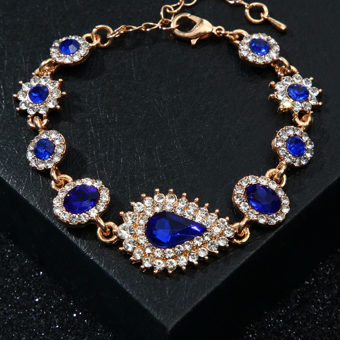 Браслет со стразами "Вечерний" мадам, цвет бело-синий в золоте
Браслет со стразами "Вечерний" мадам, цвет бело-синий в золоте