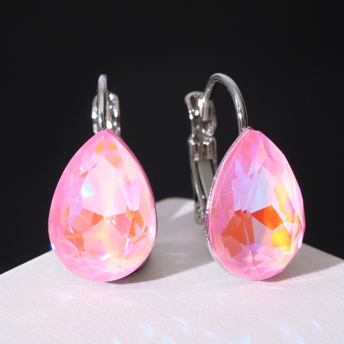 Серьги со стразами "Кристаллик" капля, цвет ярко-розовый в серебре