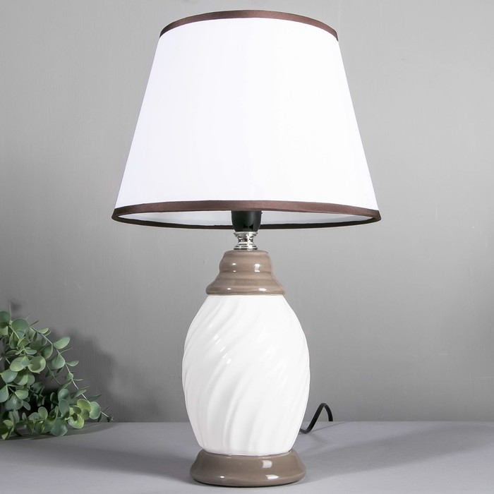 Лампа настольная 38039/1 E14 40Вт 22х22х37,5 см
Лампа настольная 38039/1 E14 40Вт 22х22х37,5 см