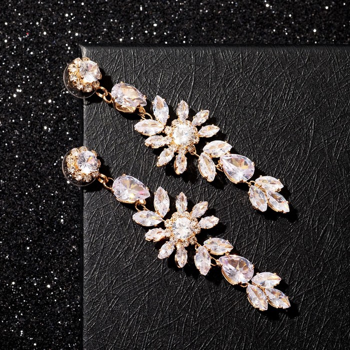 Серьги висячие со стразами "Цветы циркония" солнечный сад, цвет белый в золоте
Серьги висячие со стразами "Цветы циркония" солнечный сад, цвет белый в золоте