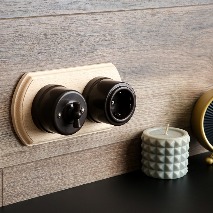 Рамка - накладка для розетки и выключателя "Ретро", 19х10 см, массив бука
Рамка - накладка для розетки и выключателя "Ретро", 19х10 см, массив бука