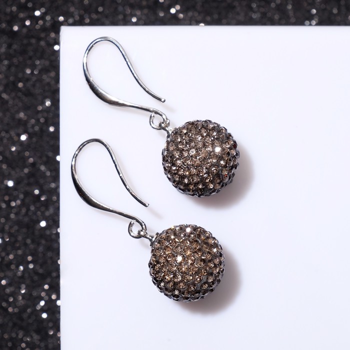 Серьги со стразами "Шар" шамбала, бусина 17, цвет серый в серебре
Серьги со стразами "Шар" шамбала, бусина 17, цвет серый в серебре