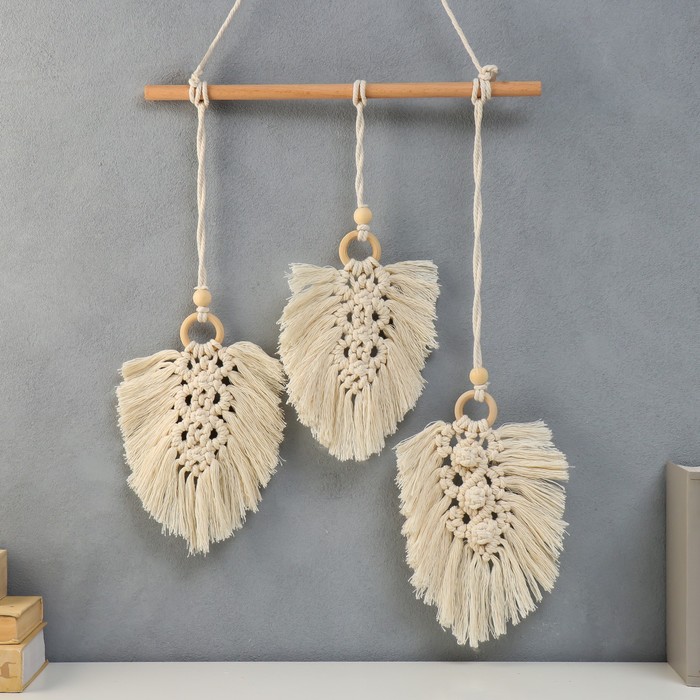 Панно настенное в технике макраме "Три листочка на веточке" белый 55х42 см
Панно настенное в технике макраме "Три листочка на веточке" белый 55х42 см