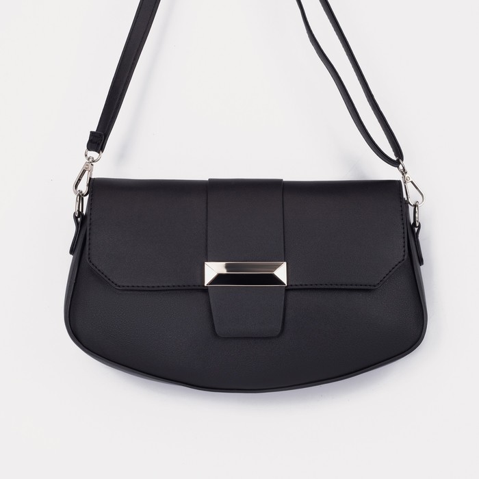 Сумка-мессенджер на клапане, наружный карман, длинный ремень, цвет чёрный
Сумка-мессенджер на клапане, наружный карман, длинный ремень, цвет чёрный