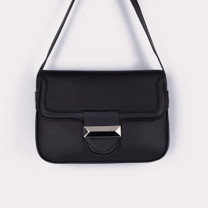 Сумка-мессенджер, отдел на клапане, наружный карман, длинный ремень, цвет чёрный
Сумка-мессенджер, отдел на клапане, наружный карман, длинный ремень, цвет чёрный