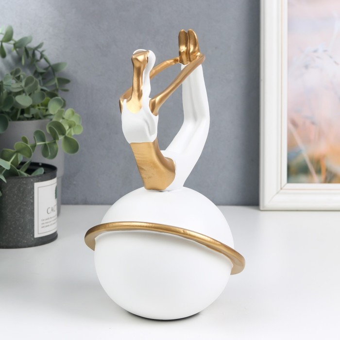 Сувенир полистоун "Девушка на шаре - йога мост" белый с золотом 25х17,5х13,5 см
Сувенир полистоун "Девушка на шаре - йога мост" белый с золотом 25х17,5х13,5 см