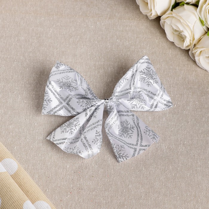 Бант праздничный "Сказка", серебристый, 14 х 10 см
Бант праздничный "Сказка", серебристый, 14 х 10 см