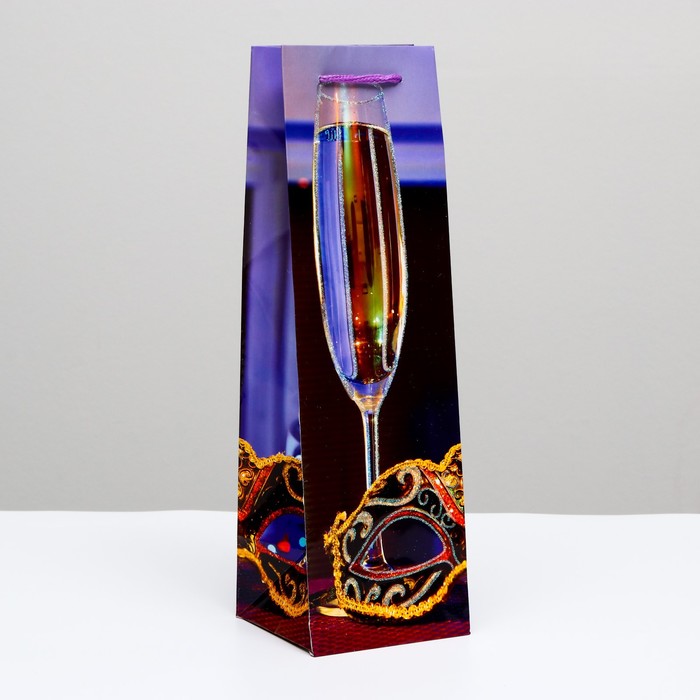 Пакет подарочный "Карнавал", 10 х 33 х 10 см
Пакет подарочный "Карнавал", 10 х 33 х 10 см