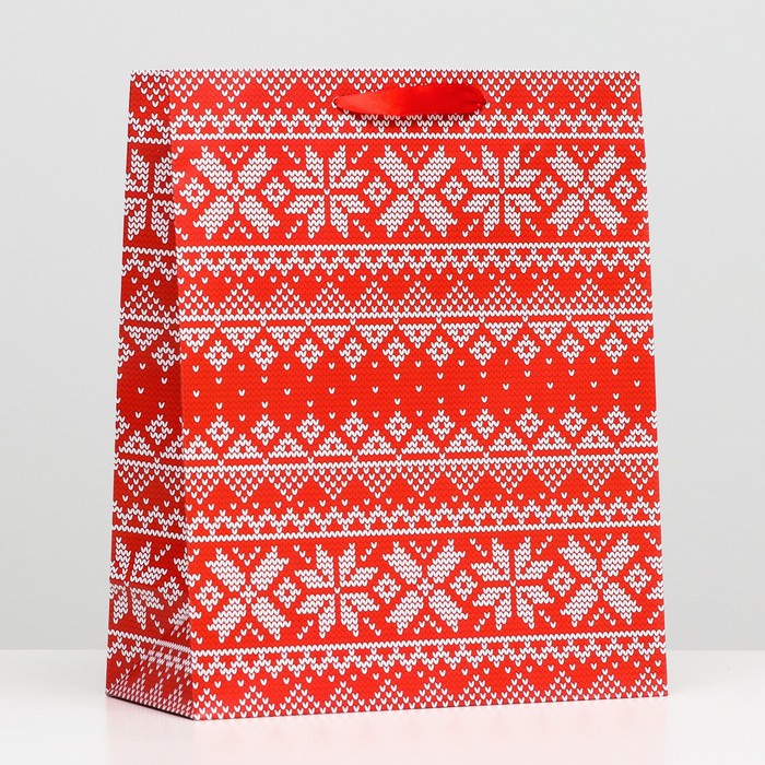 Пакет ламинированный "Новогодний узор" 26 x 32 x 12
Пакет ламинированный "Новогодний узор" 26 x 32 x 12